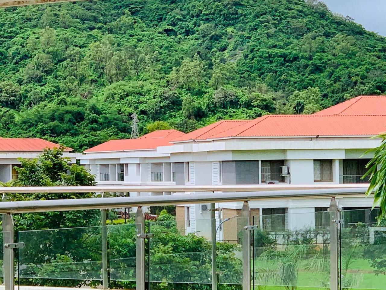 Mizzle Exotica Lonavala Διαμέρισμα Εξωτερικό φωτογραφία